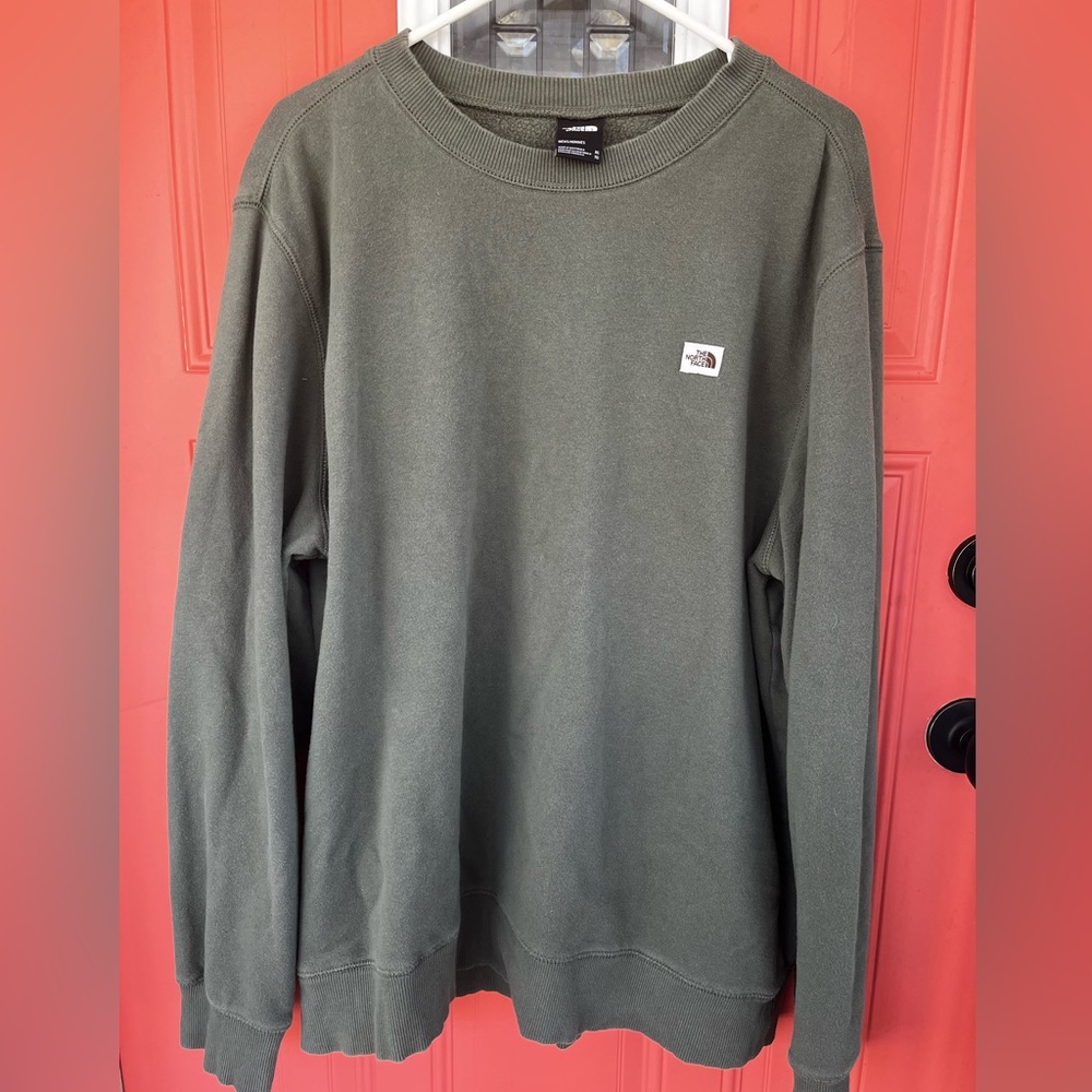 The North Face men’s comfortable sweatshirt